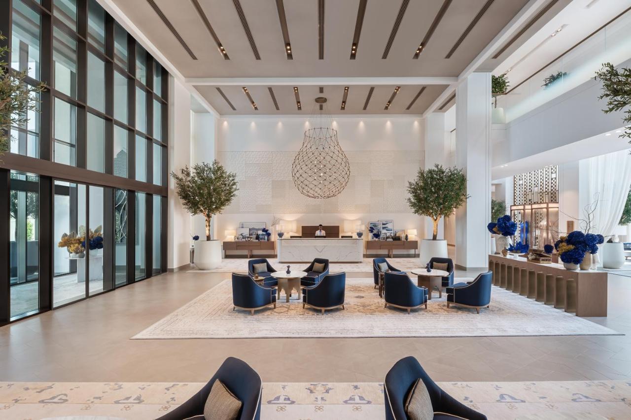 Palace Beach Resort Fudzsejra Kültér fotó The lobby of the hotel