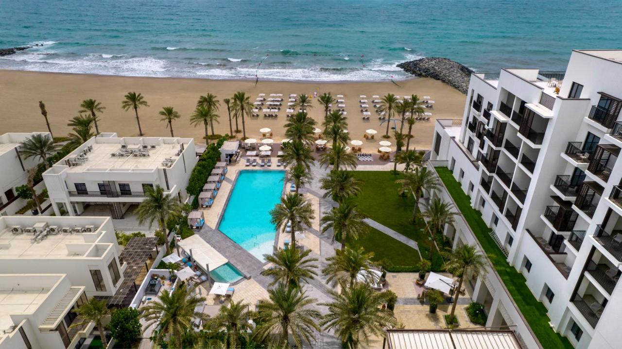 Palace Beach Resort Fudzsejra Kültér fotó Aerial view of the hotel