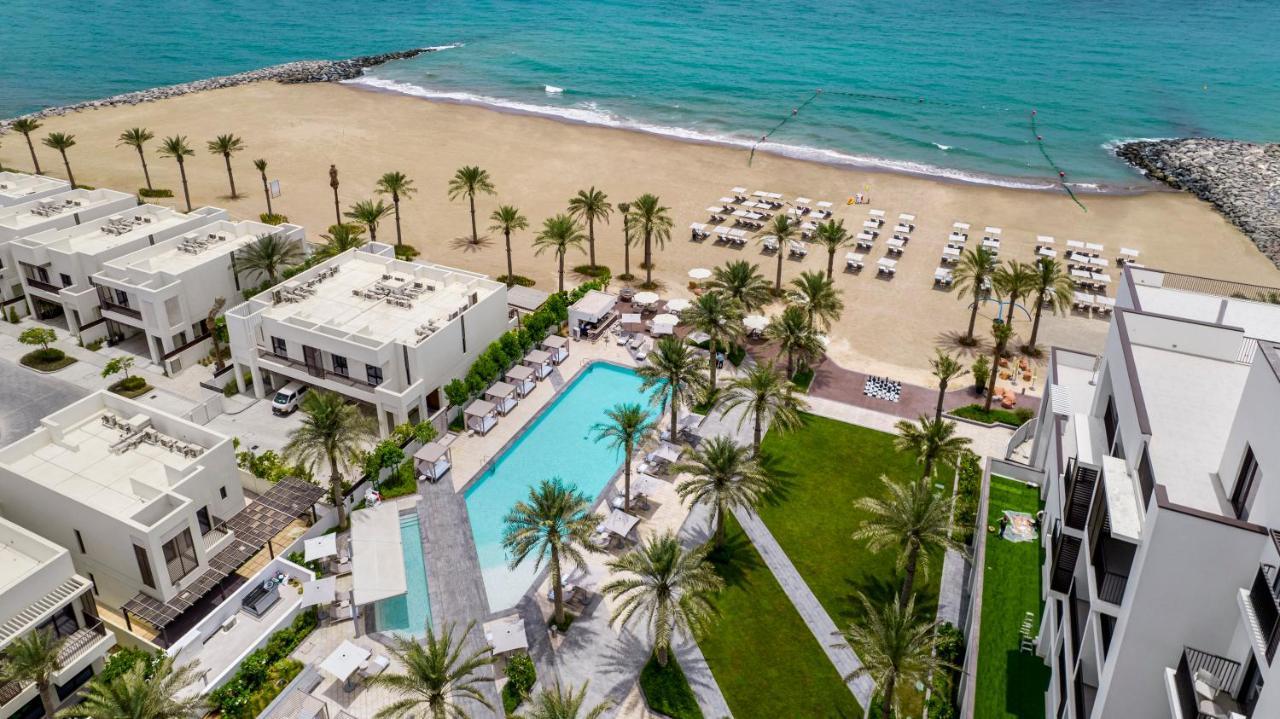 Palace Beach Resort Fudzsejra Kültér fotó Aerial view of the hotel