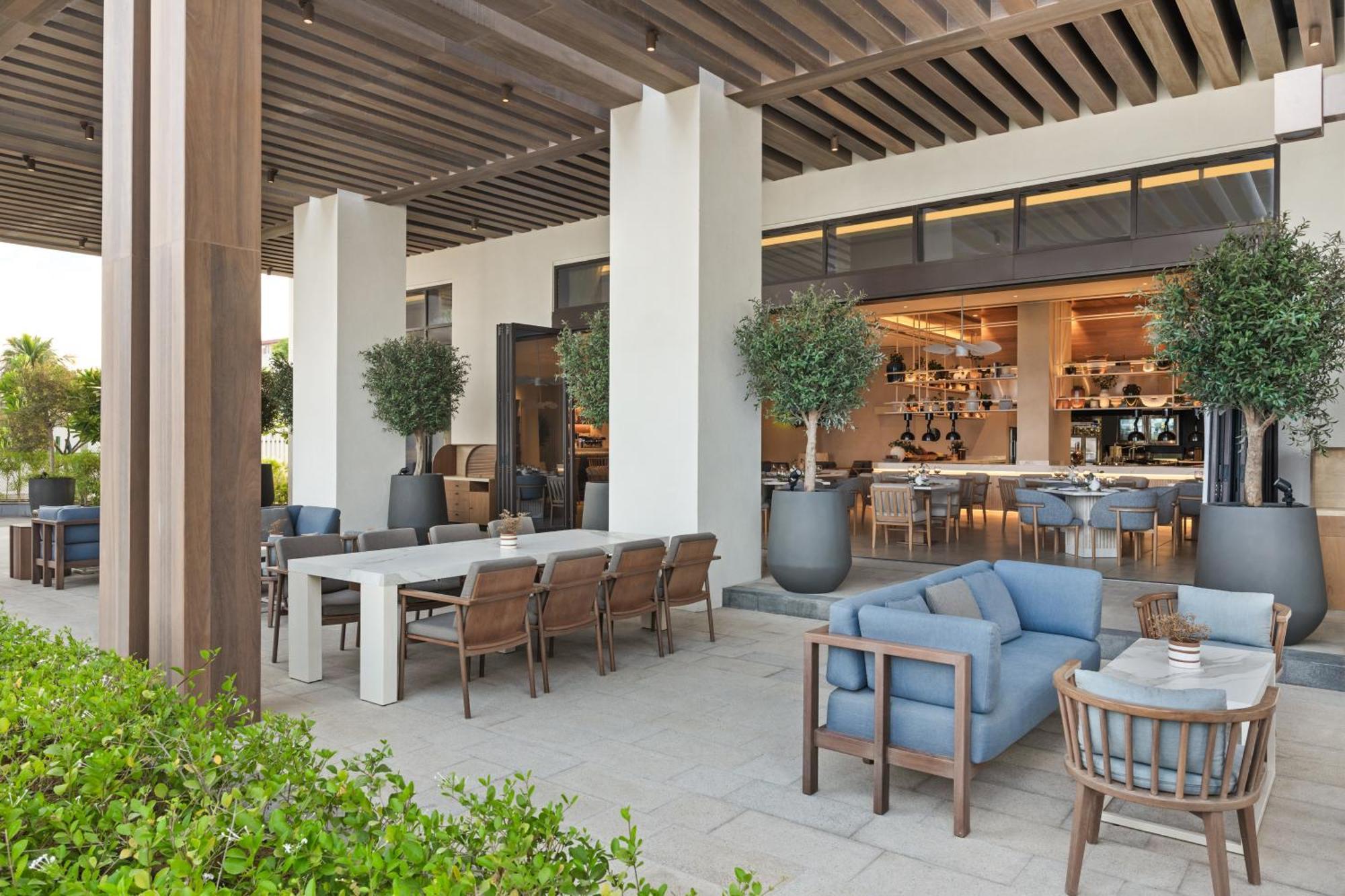 Palace Beach Resort Fudzsejra Kültér fotó The Terrace at The Westin Dubai